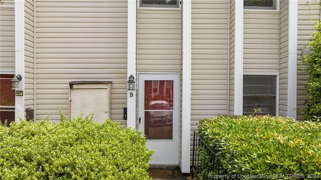 view of property entrance