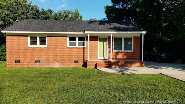 view of front of house with a front yard