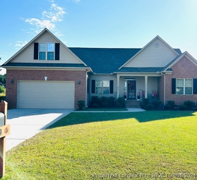 view of front of house featuring a front yard