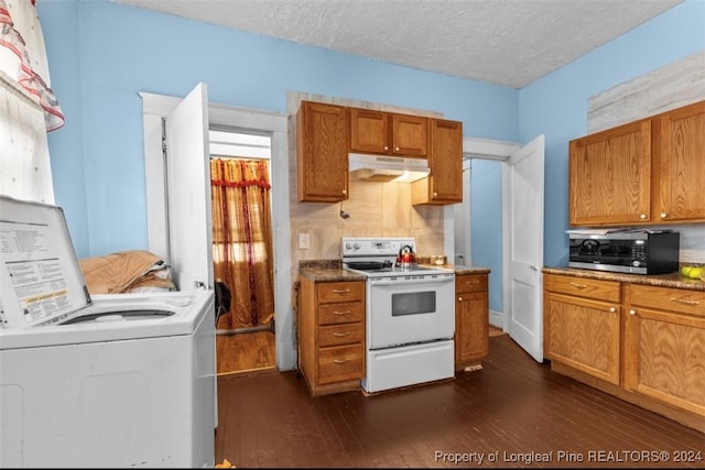 kitchen with washer / clothes dryer, a textured ceiling, dark wood-type flooring, and white electric range