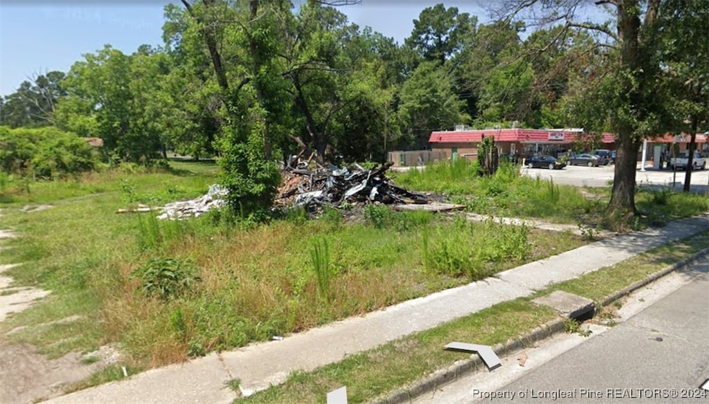 Listing photo 2 - caption unavailable