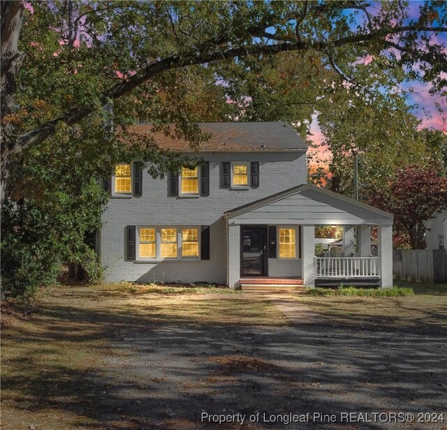 view of front of home with covered porch