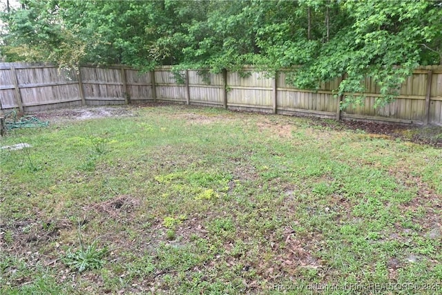 279 Hunters Creek Dr, Raeford, NC 28376 - view of yard