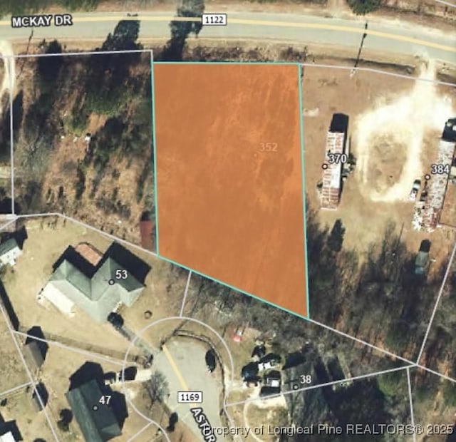 352 Mckay Dr, Spring Lake, NC 28390 - photo 2