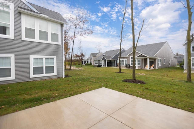 view of yard with a patio