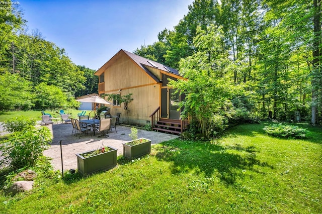 view of yard with a patio