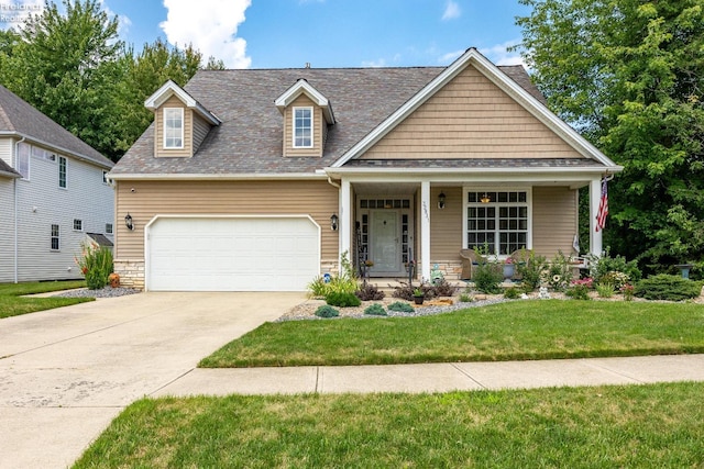 view of front of house with a front lawn