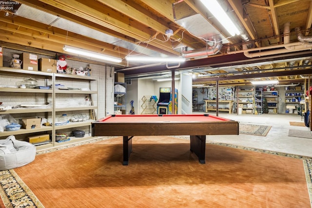 game room featuring pool table