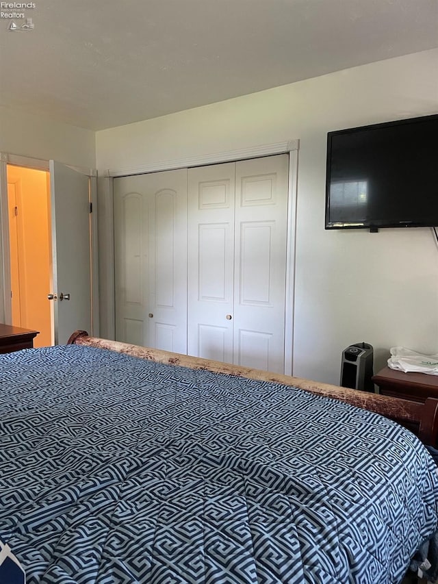 bedroom featuring a closet