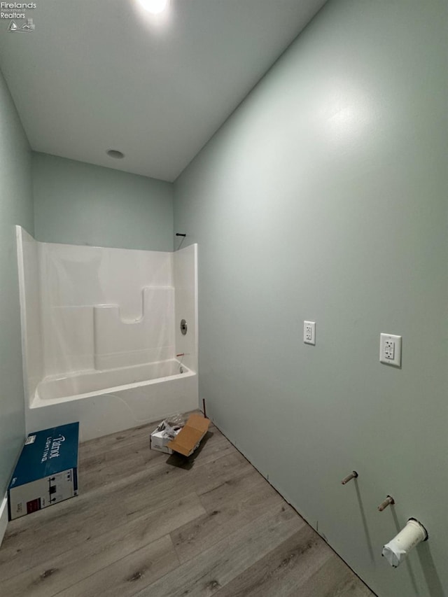 10 Eagle View Dr, Monroeville, OH 44847 - full bath featuring wood finished floors and bathtub / shower combination