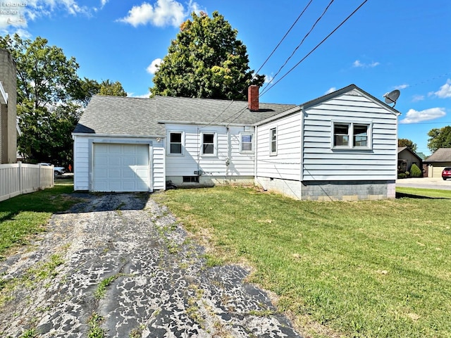 view of front of house with a front lawn