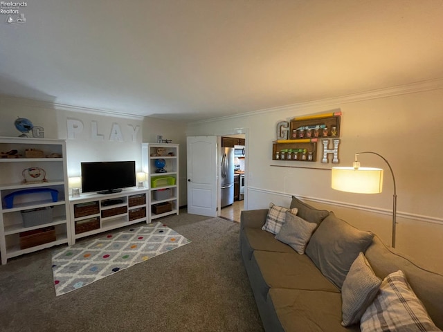 living room with carpet floors and crown molding