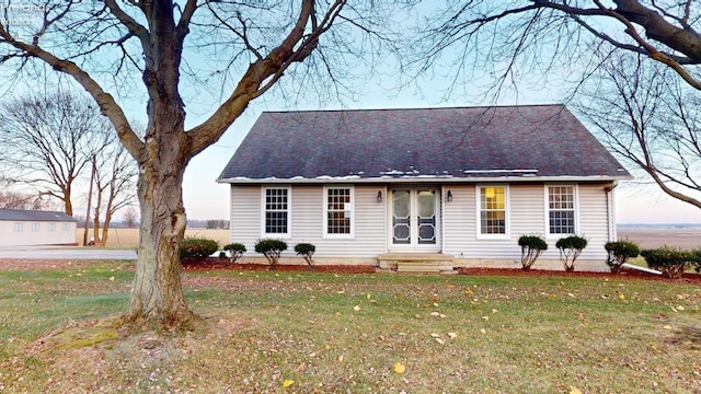 view of front of property with a front yard