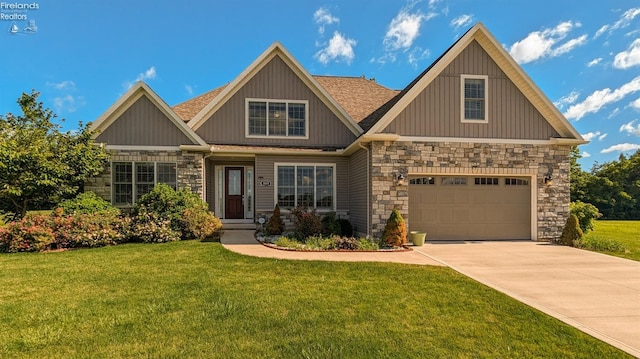 craftsman-style home featuring a front lawn