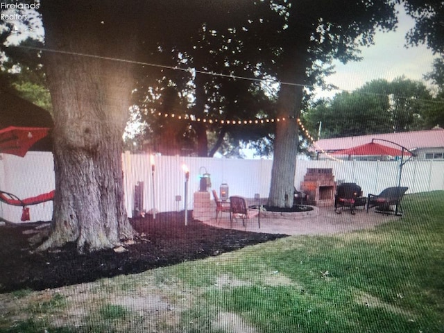 view of yard with a patio