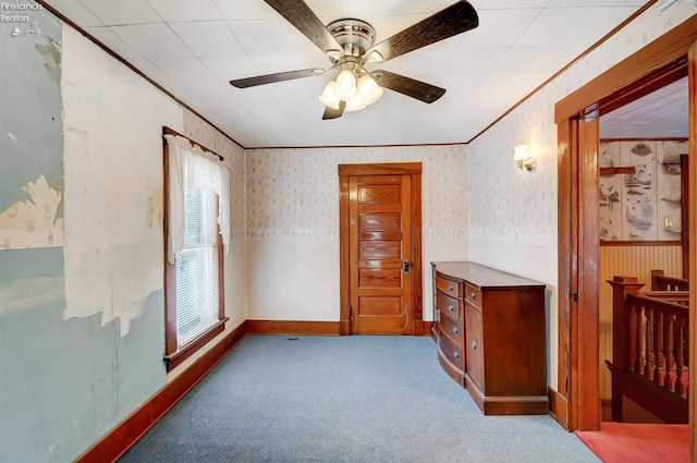 unfurnished room with light carpet and ceiling fan