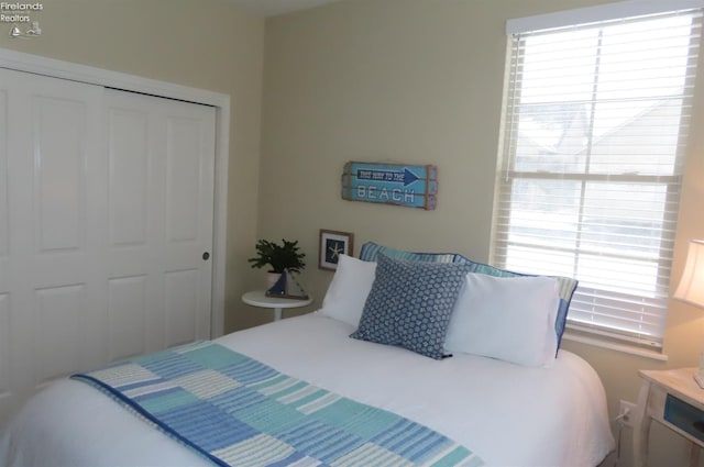 bedroom featuring a closet