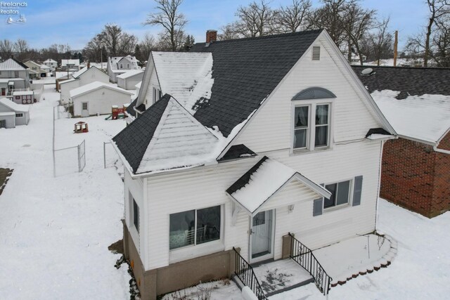 view of front of property