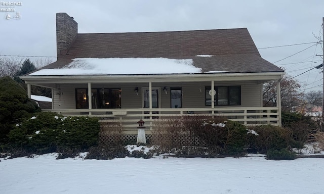 bungalow-style home with covered porch