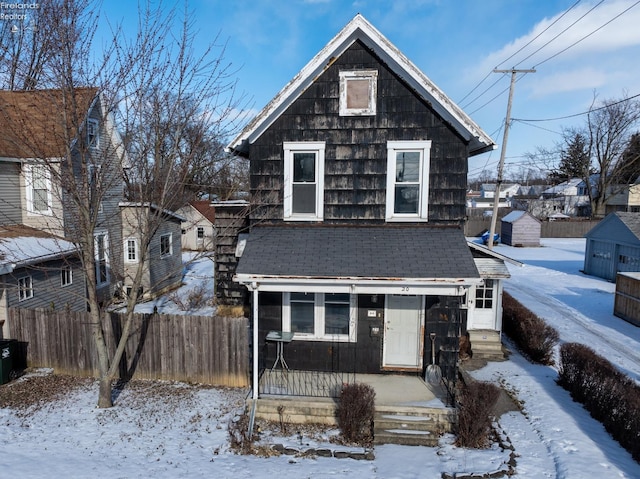 view of front property