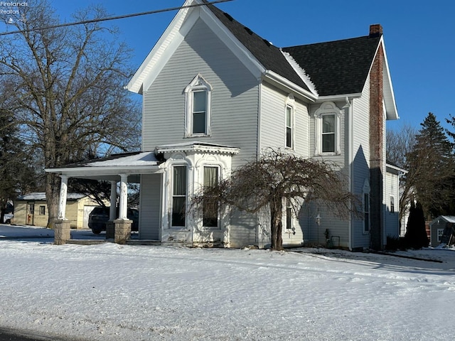 view of front of property