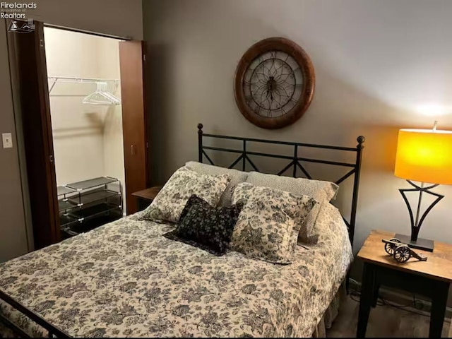 bedroom featuring a closet