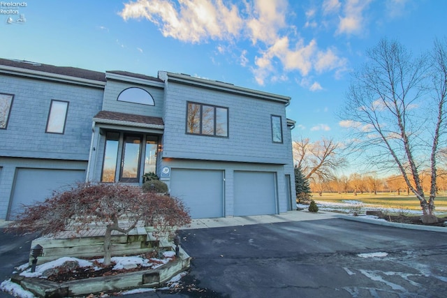 view of front of property featuring a garage