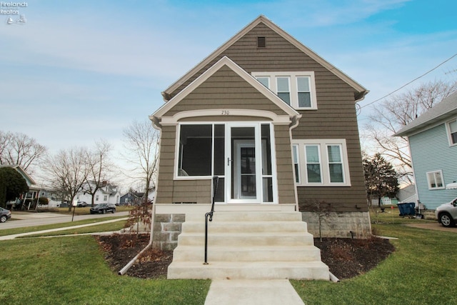 view of front of house with a front yard