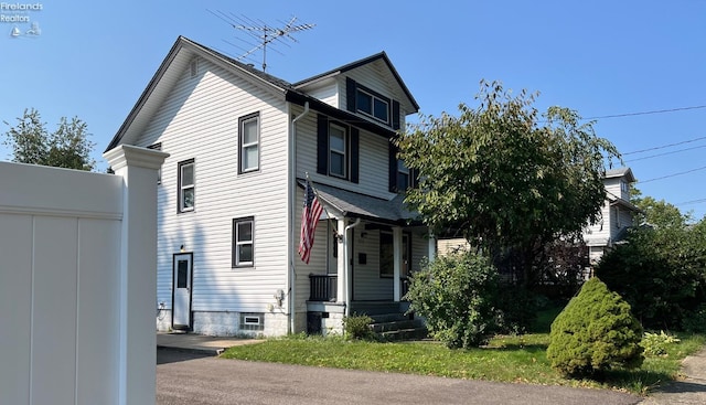 view of front facade featuring covered porch