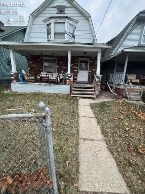 view of front of property with a porch