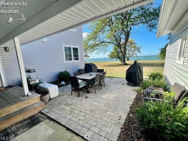 view of patio / terrace featuring grilling area