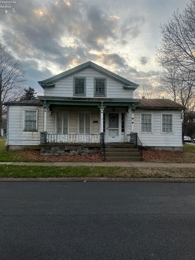 view of front of property with covered porch