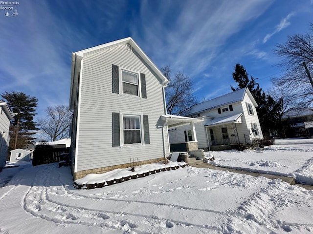 view of front of property