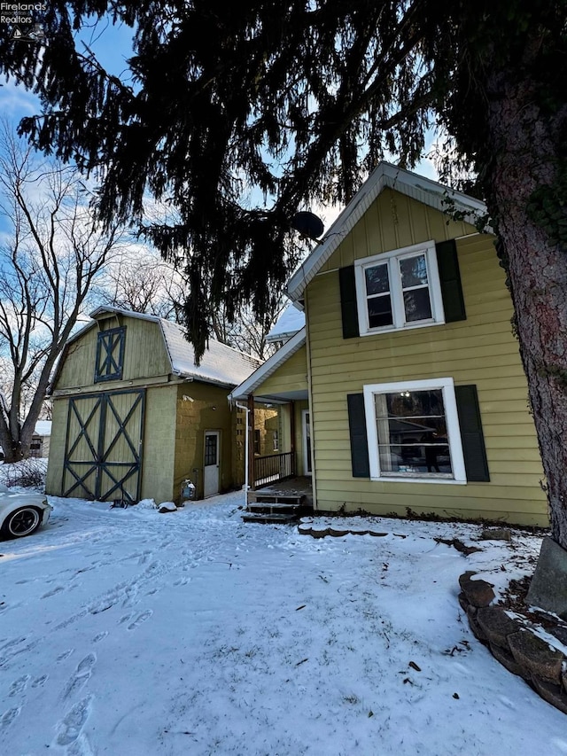 view of front facade featuring board and batten siding