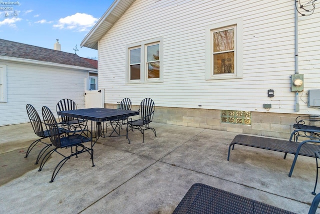 view of patio featuring outdoor dining space