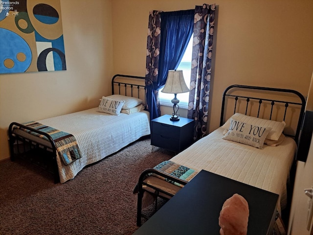 bedroom featuring carpet flooring