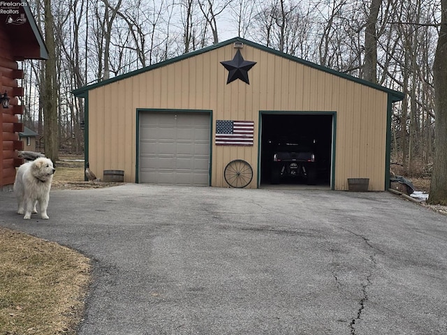 view of detached garage