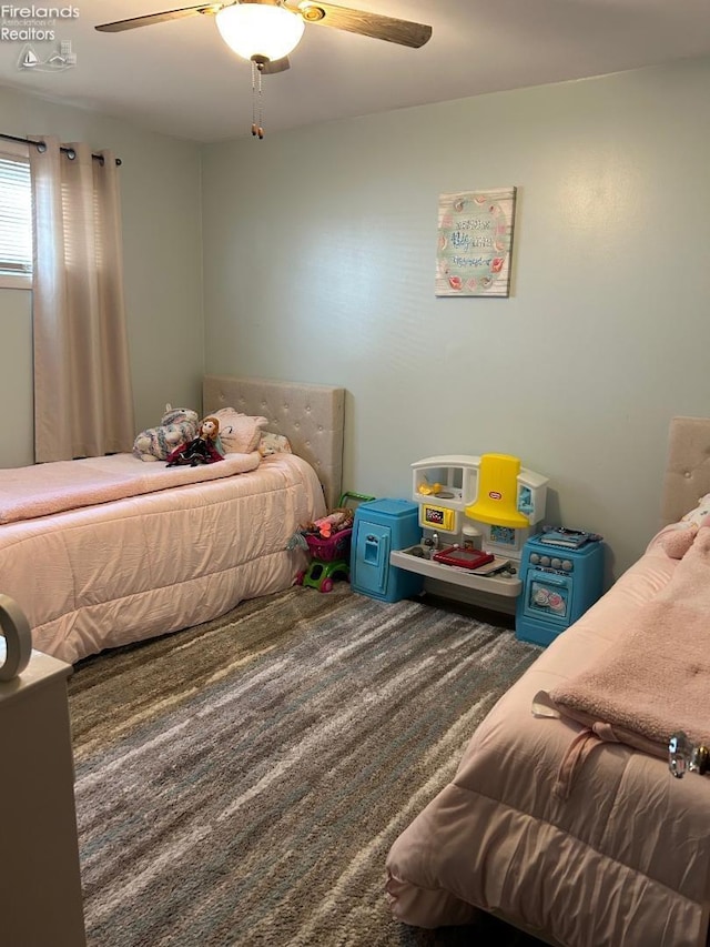 bedroom with a ceiling fan