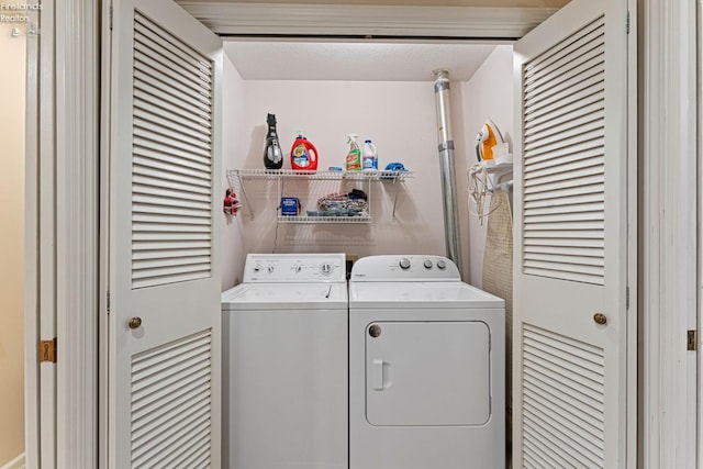 526 Mariner Vlg, Huron, OH 44839 - laundry room with washer and clothes dryer and laundry area