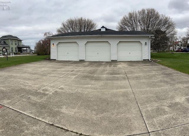 view of detached garage