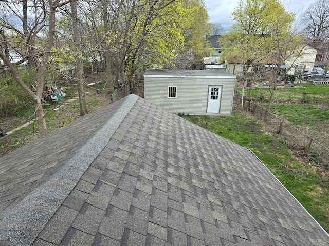 430 Perry St, Sandusky, OH 44870 - exterior details with fence and roof with shingles