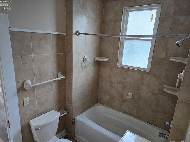 430 Perry St, Sandusky, OH 44870 - bathroom featuring toilet and tub / shower combination