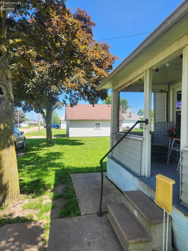 1501 E State St, Port Clinton, OH 43452 - view of grassy yard