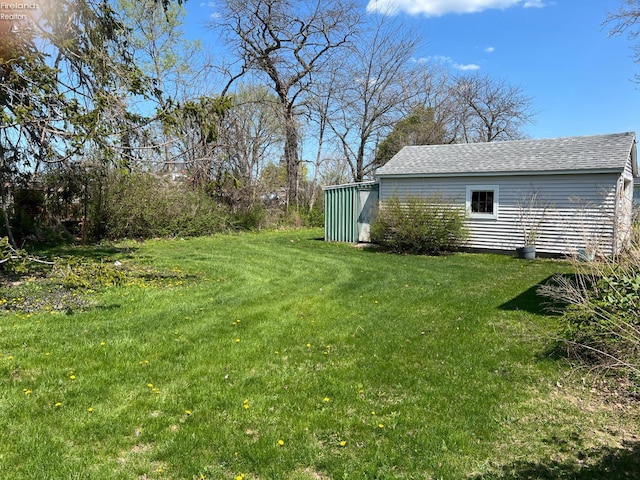 201 Gilcher Ct, Sandusky, OH 44870 - view of yard with an outbuilding