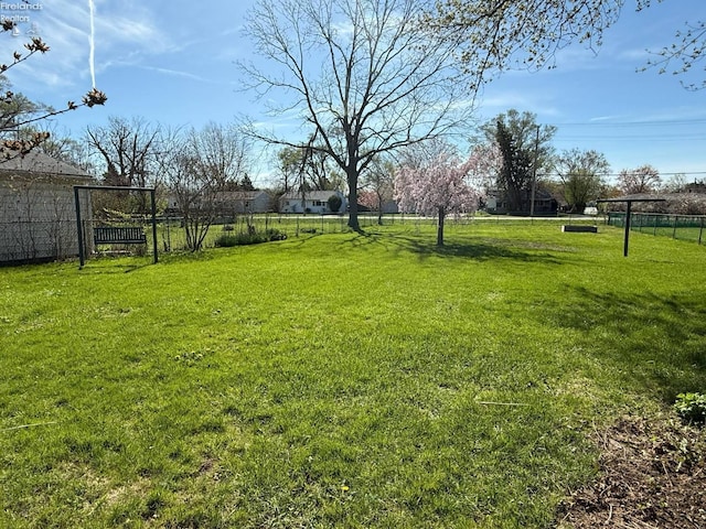 120 Schiller Ave, Sandusky, OH 44870 - view of yard featuring fence