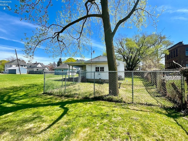 120 Mckim St, Bellevue, OH 44811 - view of yard with fence