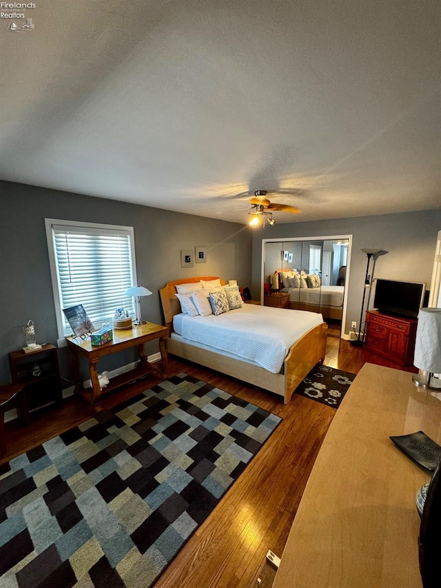 5106 Ottawa River Rd, Toledo, OH 43611 - bedroom featuring wood finished floors and a ceiling fan