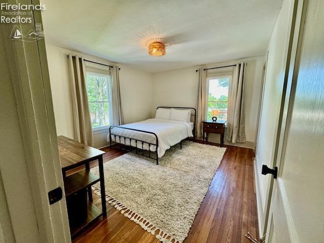 1026 Claremont Ave, Ashland, OH 44805 - bedroom with dark wood-style floors