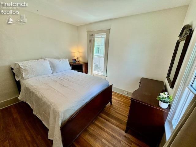 1026 Claremont Ave, Ashland, OH 44805 - bedroom with wood finished floors and baseboards