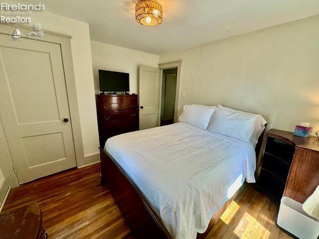 1026 Claremont Ave, Ashland, OH 44805 - bedroom with wood finished floors